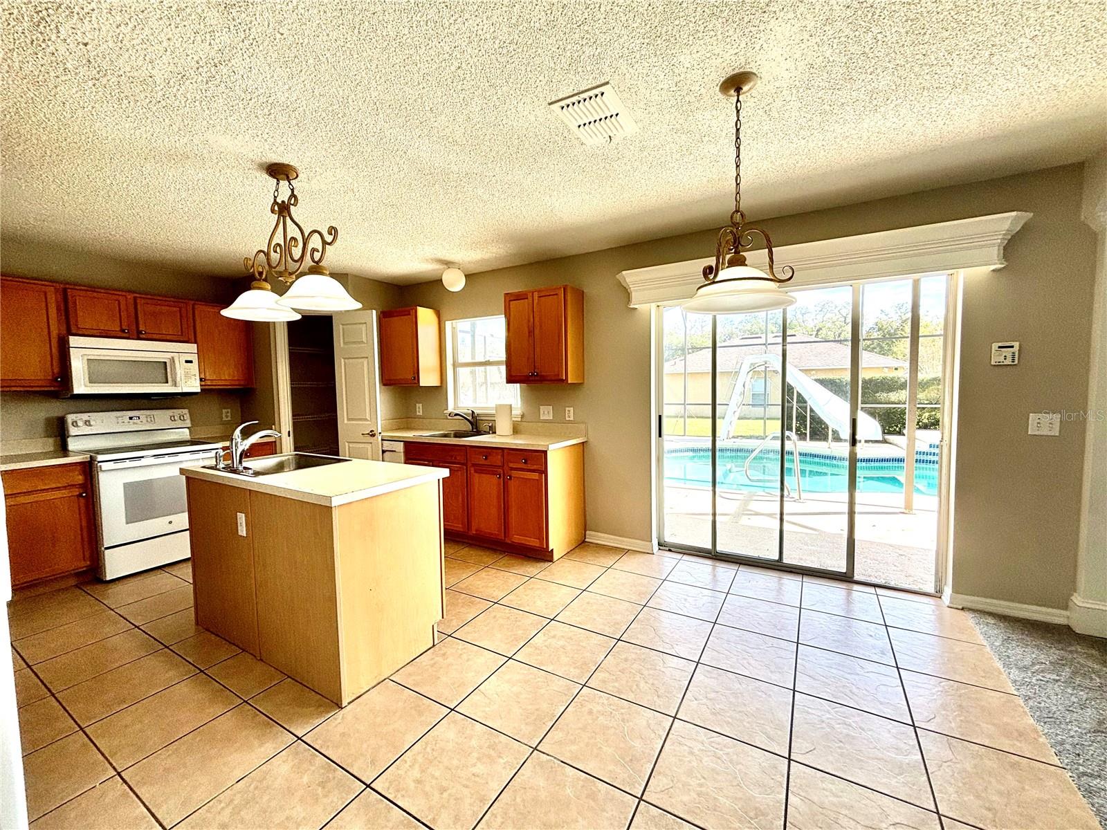 115 ROYALTY CIR, SANFORD, FL, 32771