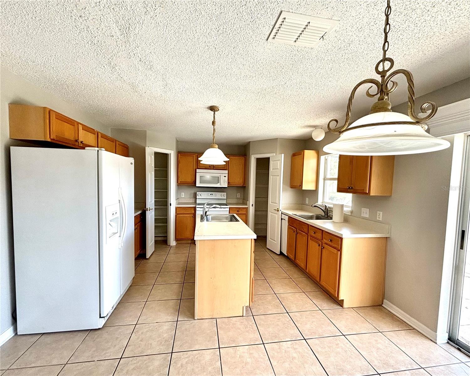 115 ROYALTY CIR, SANFORD, FL, 32771