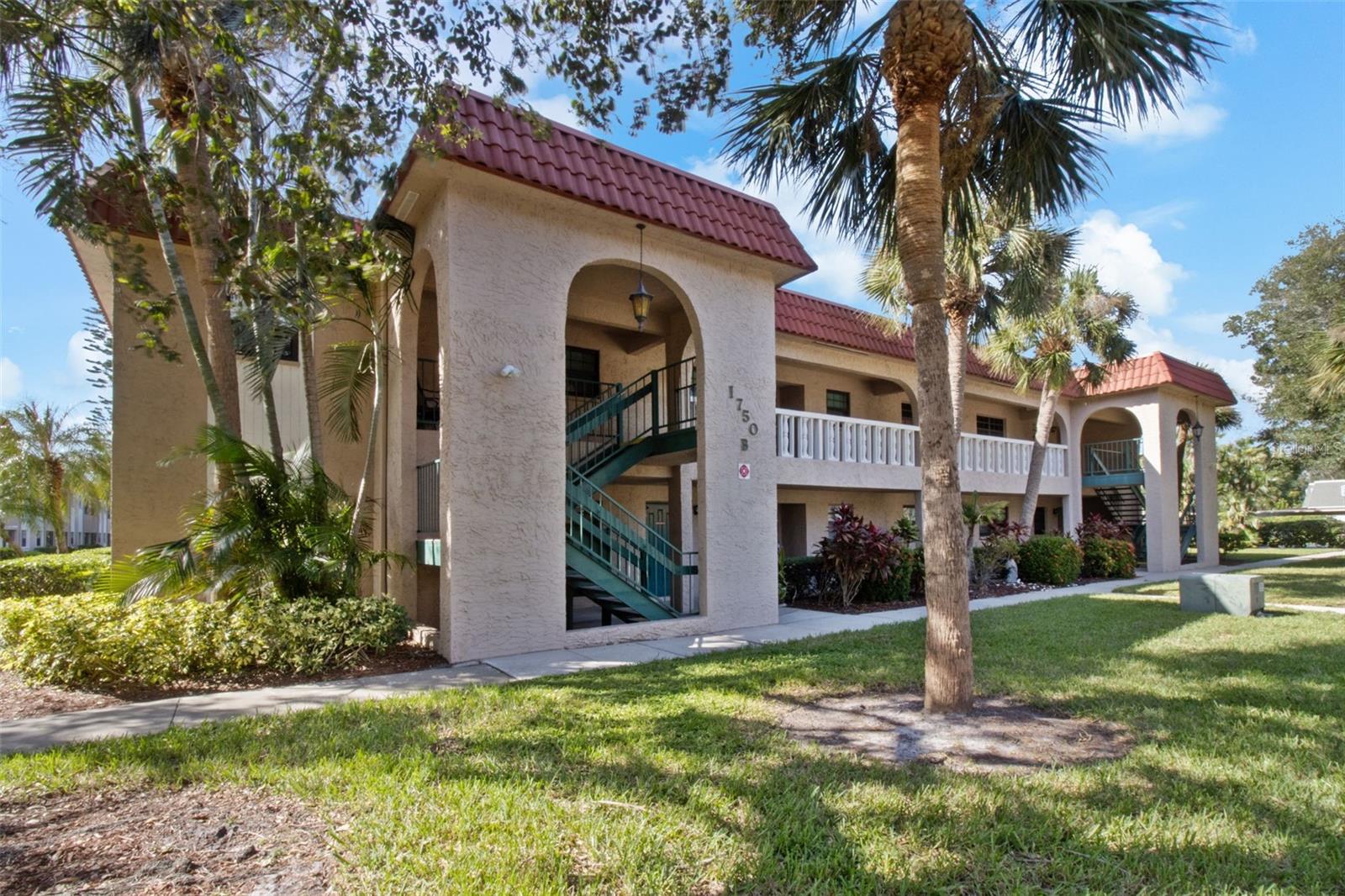 1750 BELLEAIR FOREST DR #B5, BELLEAIR, FL, 33756