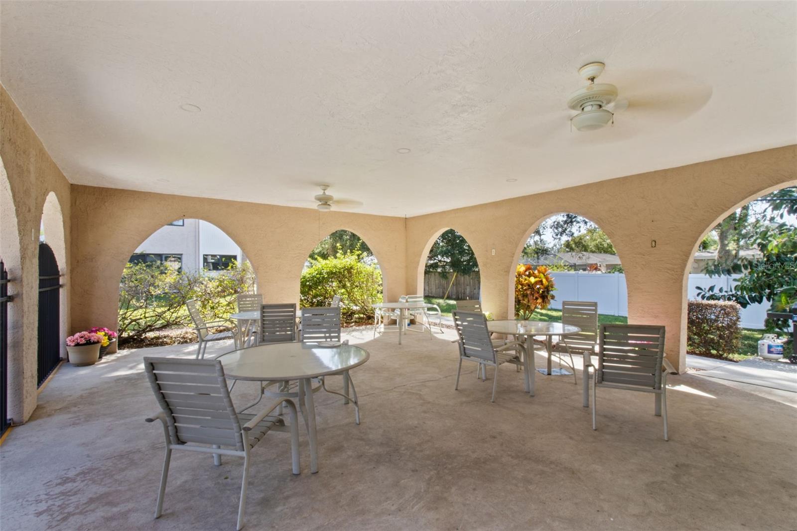 1750 BELLEAIR FOREST DR #B5, BELLEAIR, FL, 33756
