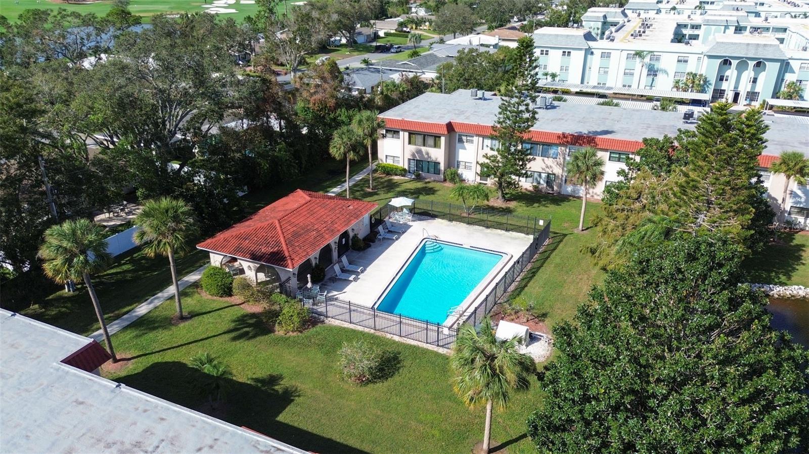 1750 BELLEAIR FOREST DR #B5, BELLEAIR, FL, 33756
