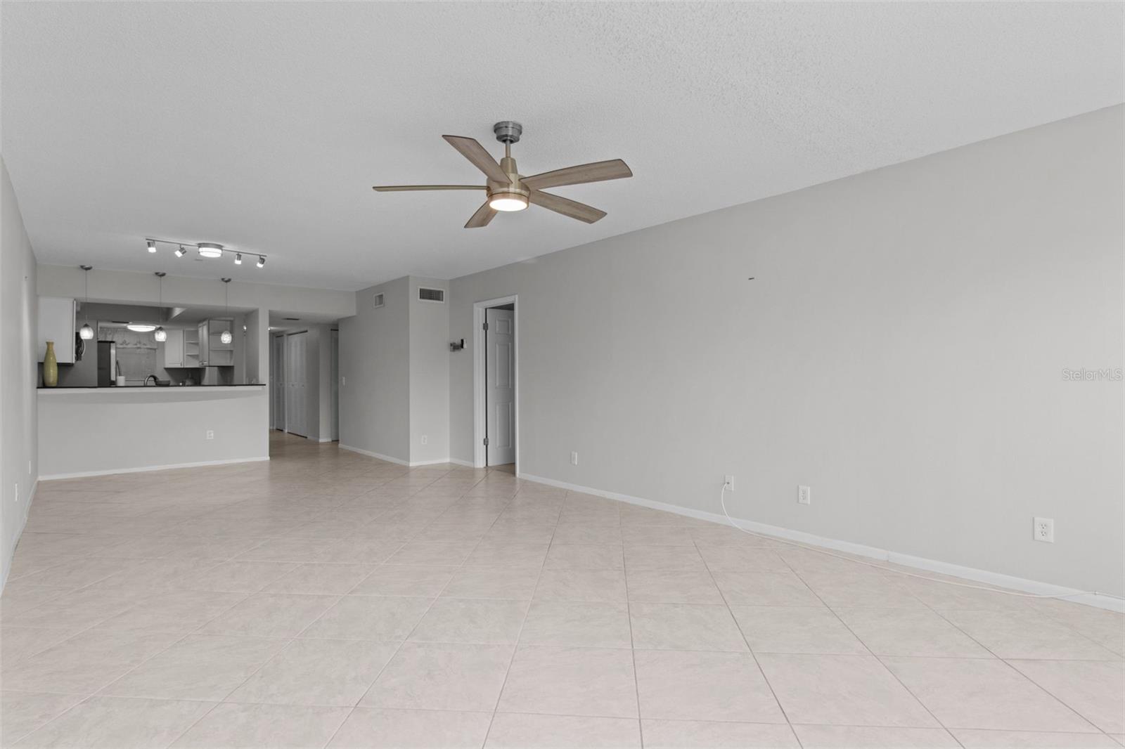 1750 BELLEAIR FOREST DR #B5, BELLEAIR, FL, 33756