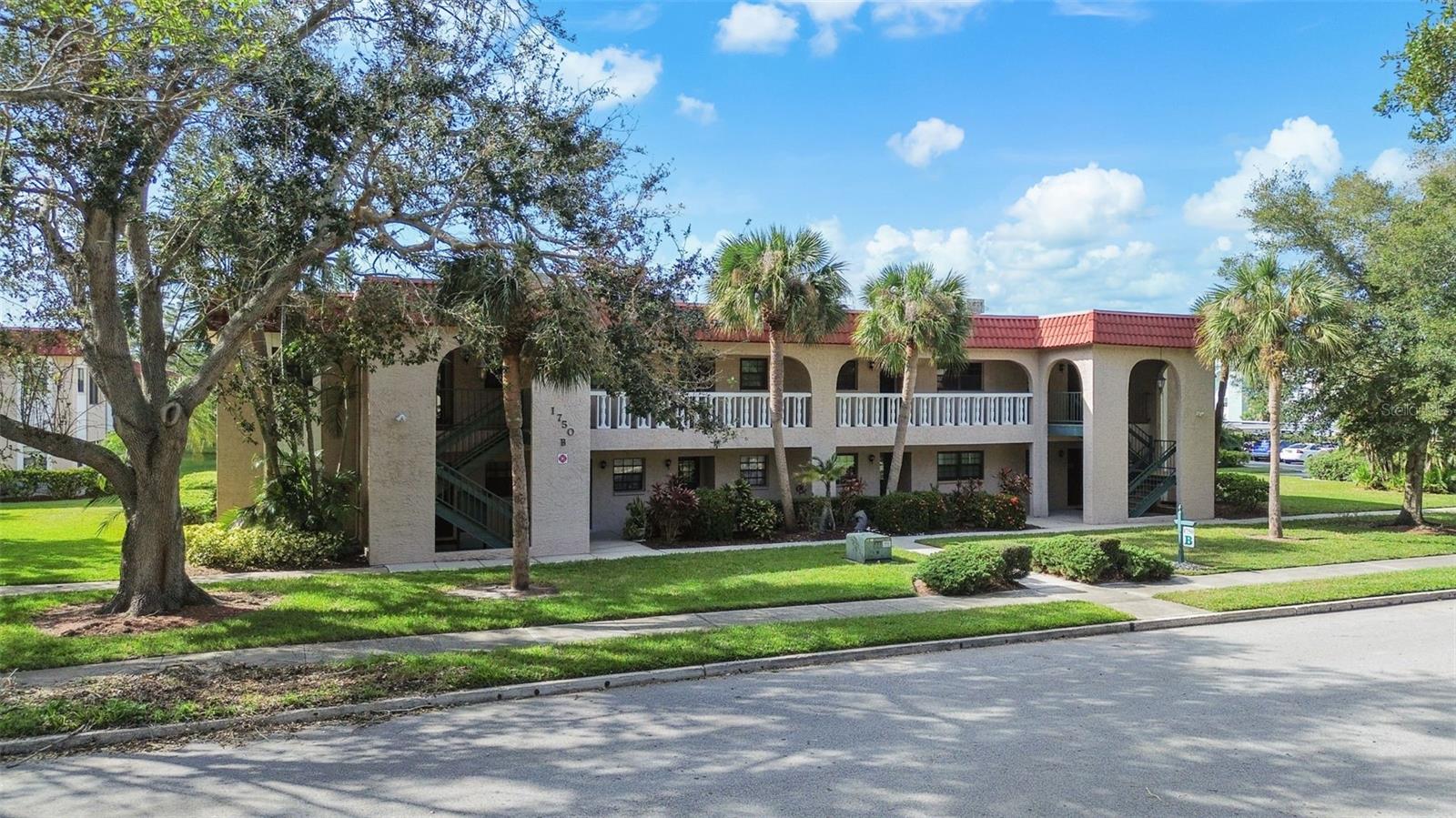1750 BELLEAIR FOREST DR #B5, BELLEAIR, FL, 33756
