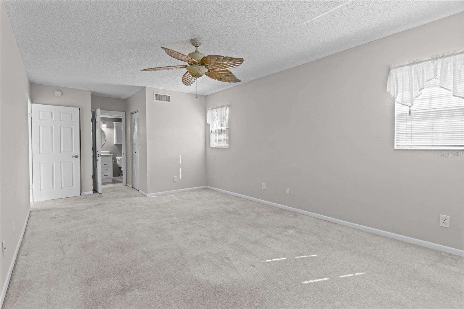 1750 BELLEAIR FOREST DR #B5, BELLEAIR, FL, 33756