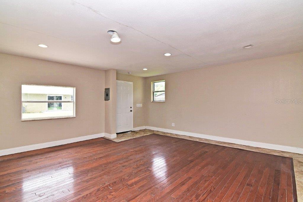 110 ANGELES RD, DEBARY, FL, 32713