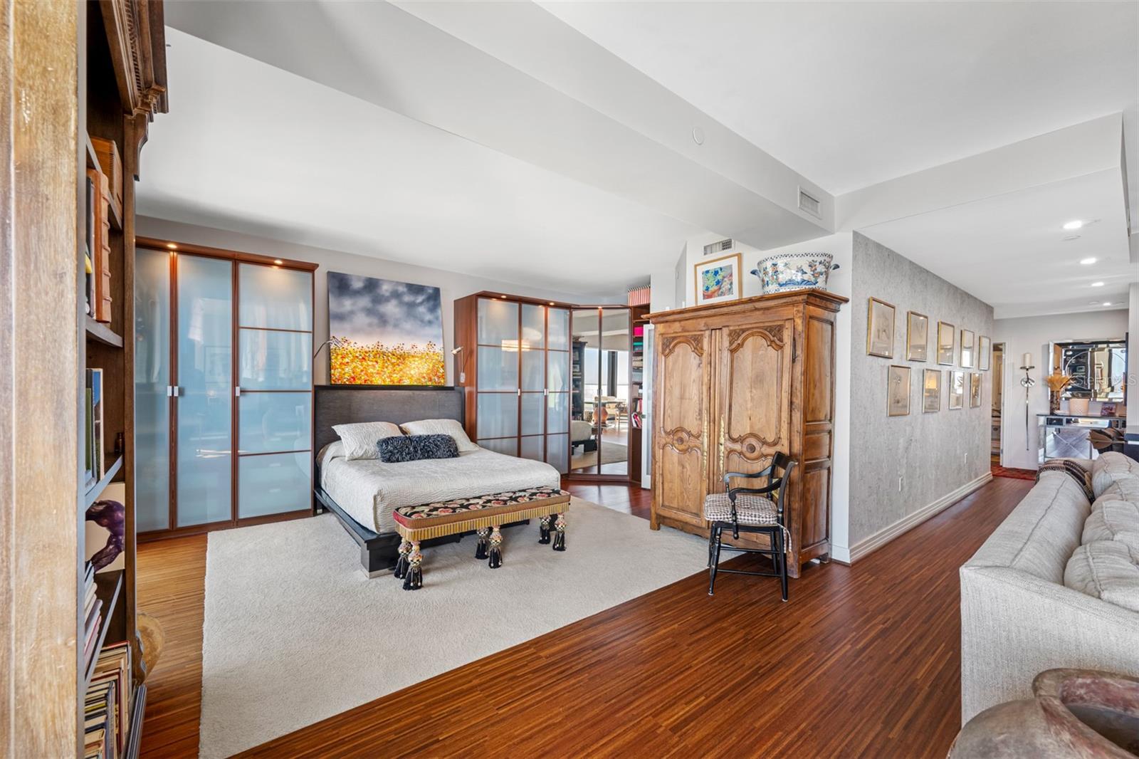 1 BEACH DR SE #2007, ST PETERSBURG, FL, 33701