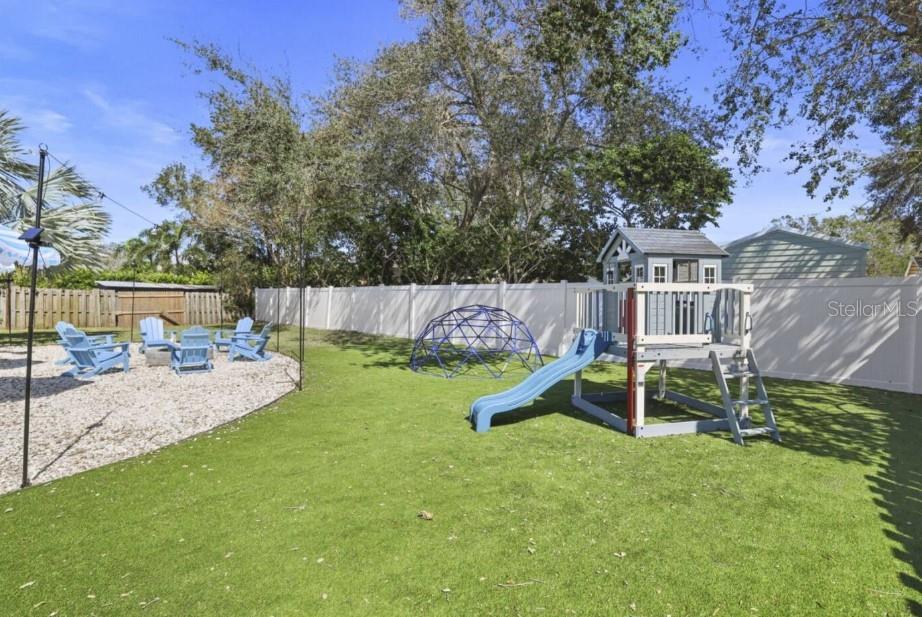 10075 W BAY ST, SEMINOLE, FL, 33776