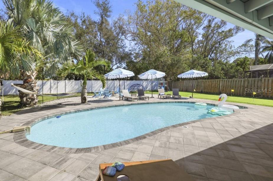 10075 W BAY ST, SEMINOLE, FL, 33776