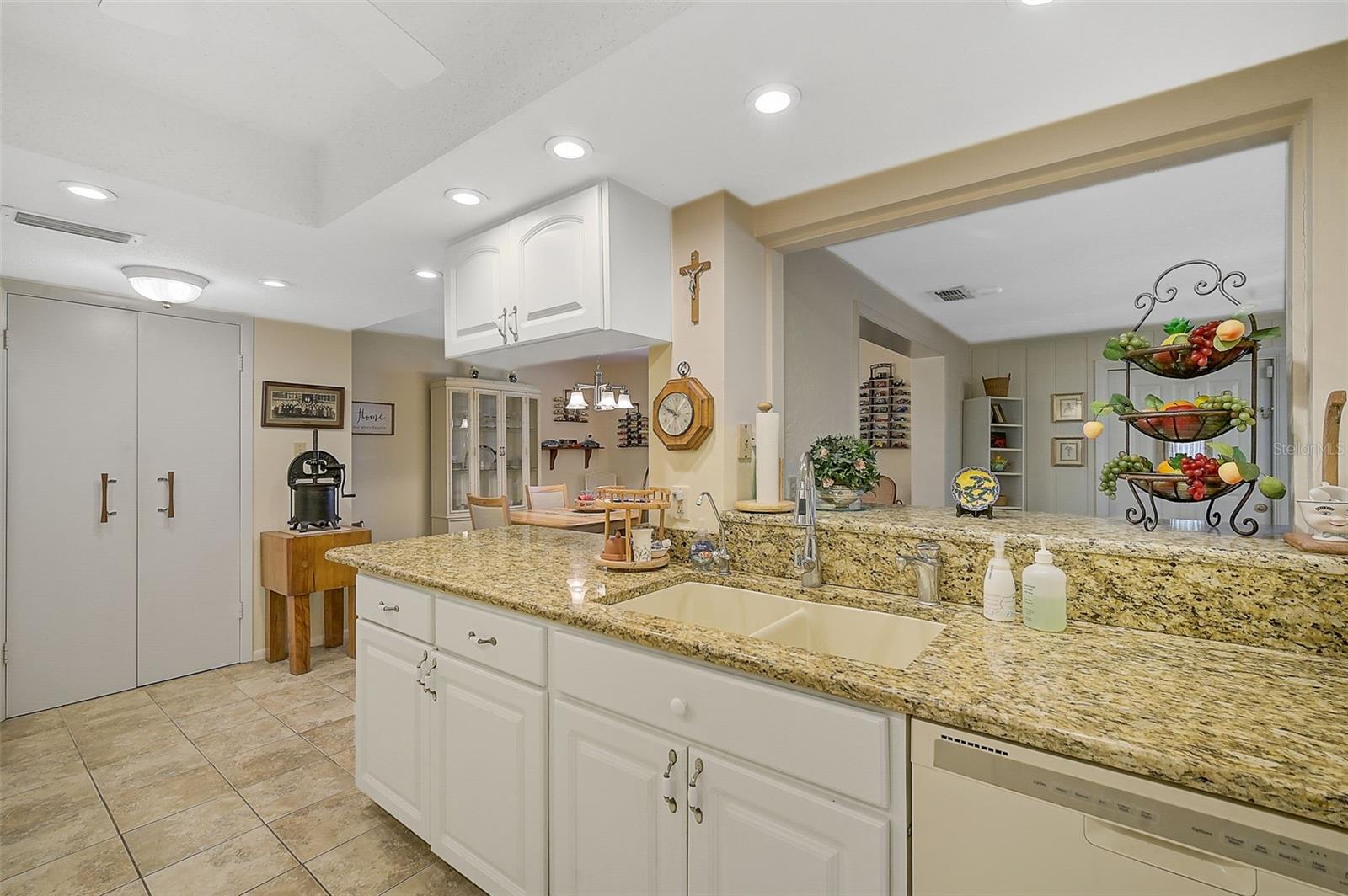 1402 GRAND BLVD #240, SARASOTA, FL, 34232