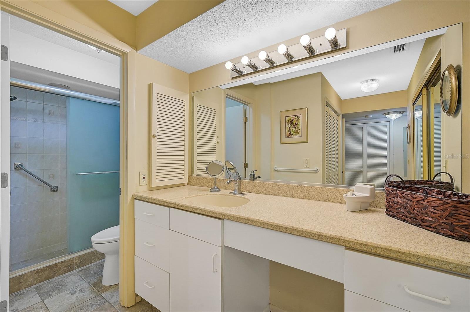 1402 GRAND BLVD #240, SARASOTA, FL, 34232