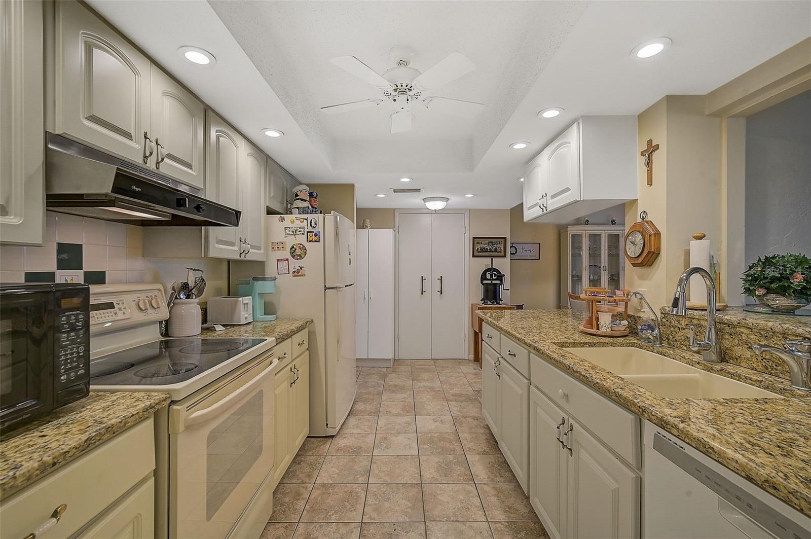 1402 GRAND BLVD #240, SARASOTA, FL, 34232