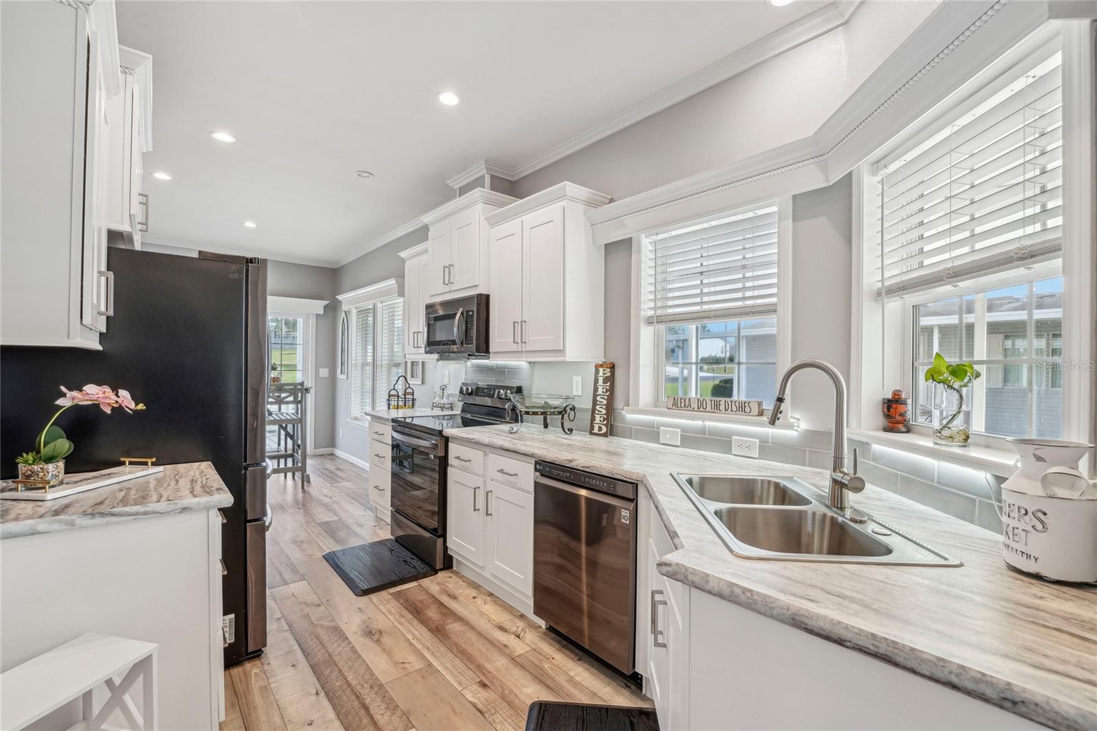 37624 LANDIS AVE, ZEPHYRHILLS, FL, 33541
