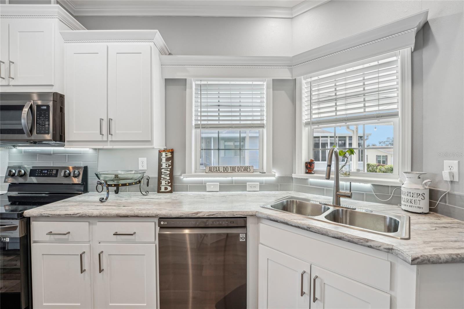 37624 LANDIS AVE, ZEPHYRHILLS, FL, 33541
