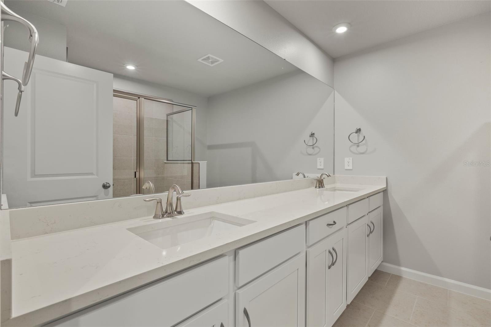 5620 BROOKLET WOODS DR, WESLEY CHAPEL, FL, 33545