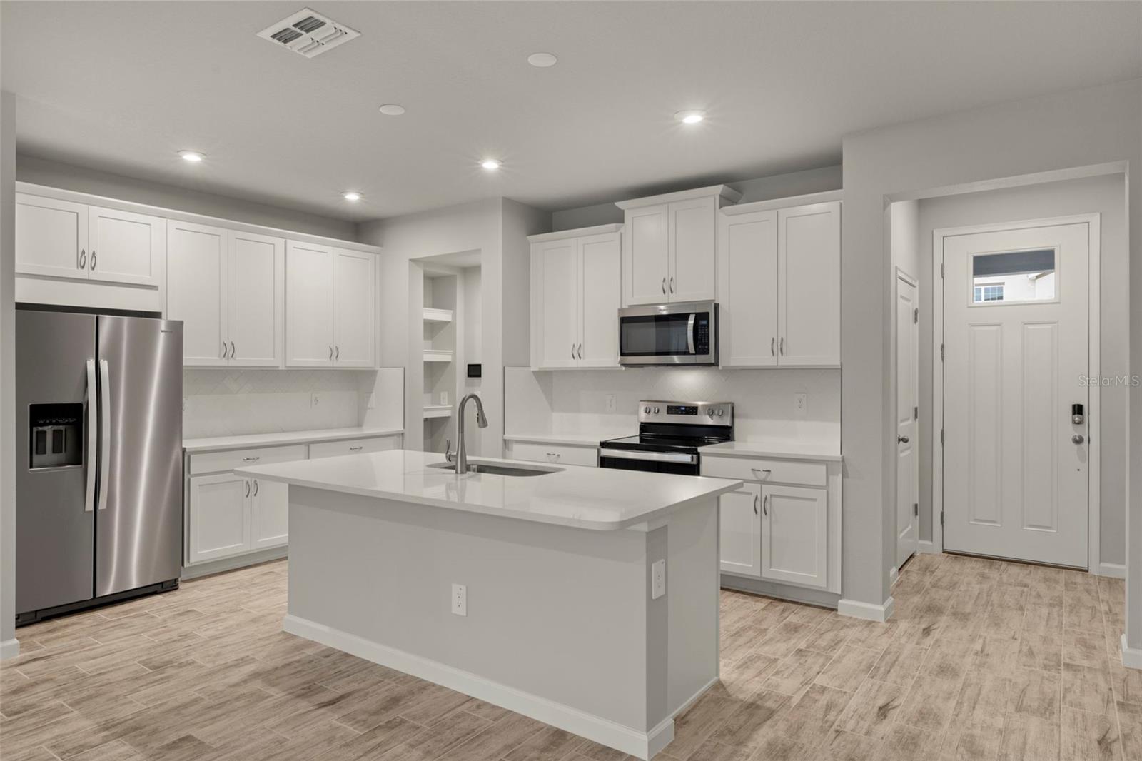 5620 BROOKLET WOODS DR, WESLEY CHAPEL, FL, 33545