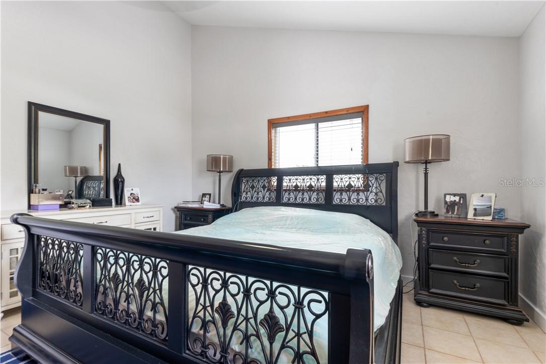 17601 1ST ST E, REDINGTON SHORES, FL, 33708