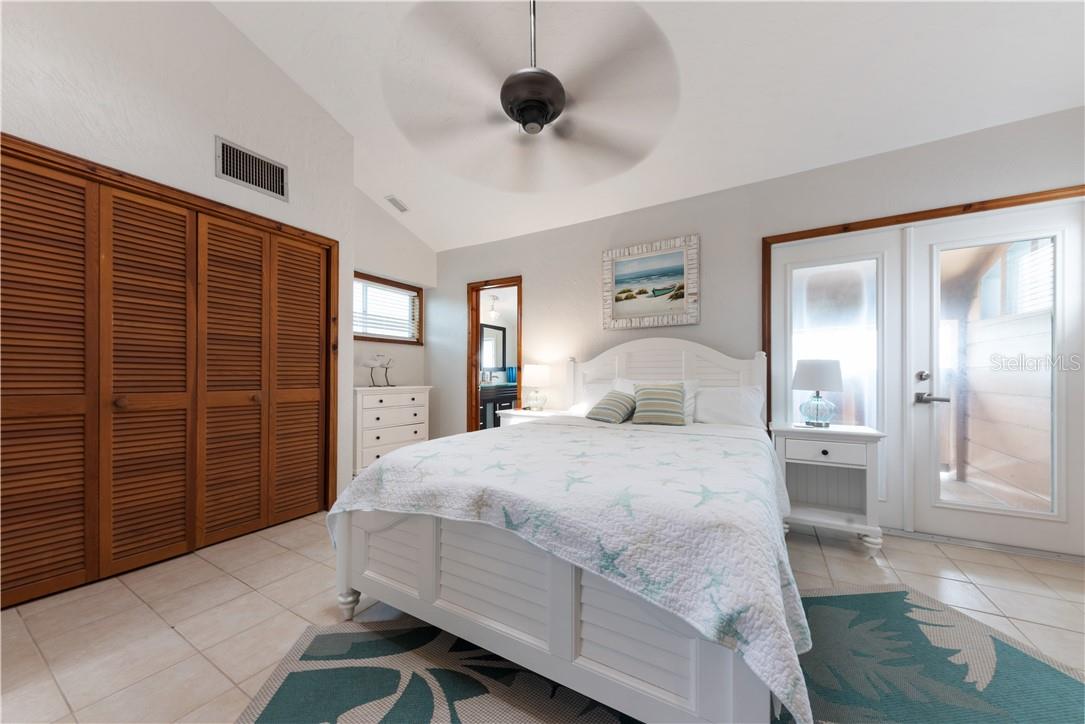 17601 1ST ST E, REDINGTON SHORES, FL, 33708