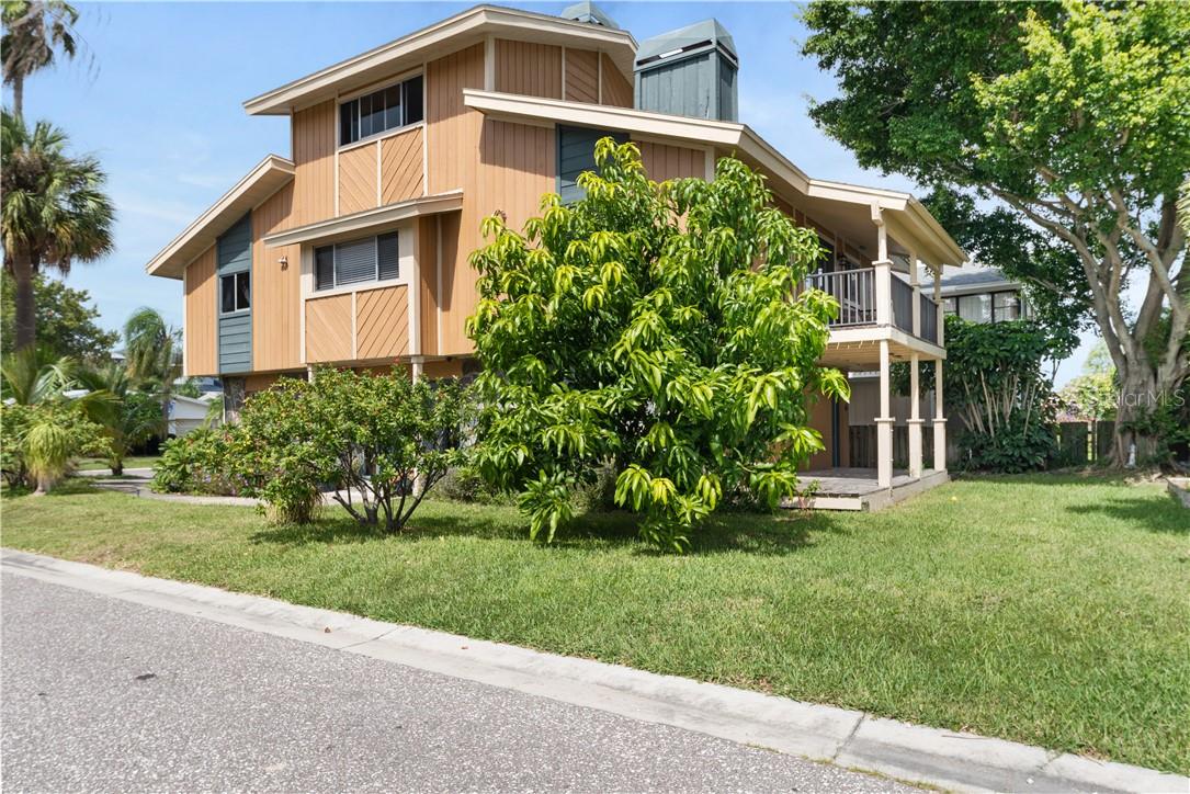 17601 1ST ST E, REDINGTON SHORES, FL, 33708