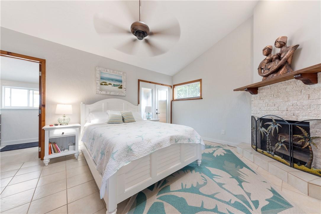 17601 1ST ST E, REDINGTON SHORES, FL, 33708