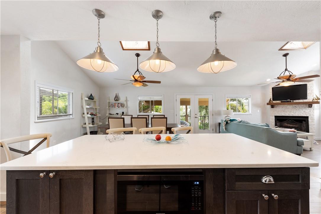 17601 1ST ST E, REDINGTON SHORES, FL, 33708