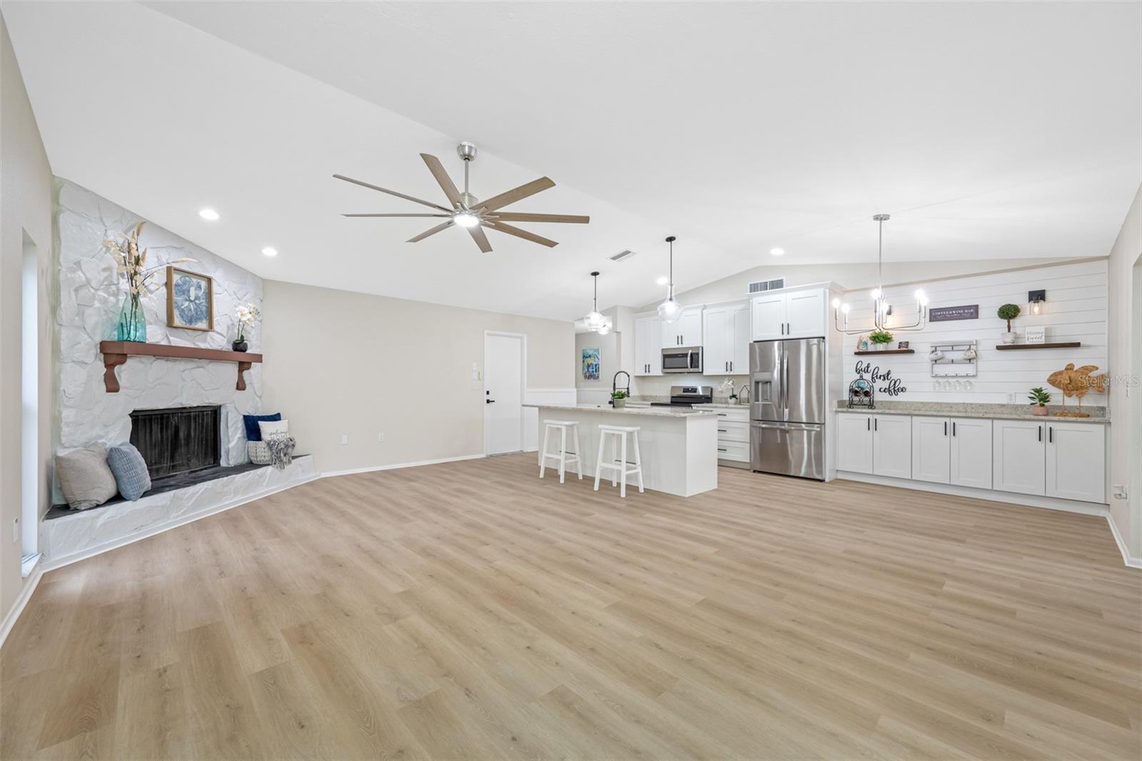 1614 E GROVELEAF AVE, PALM HARBOR, FL, 34683