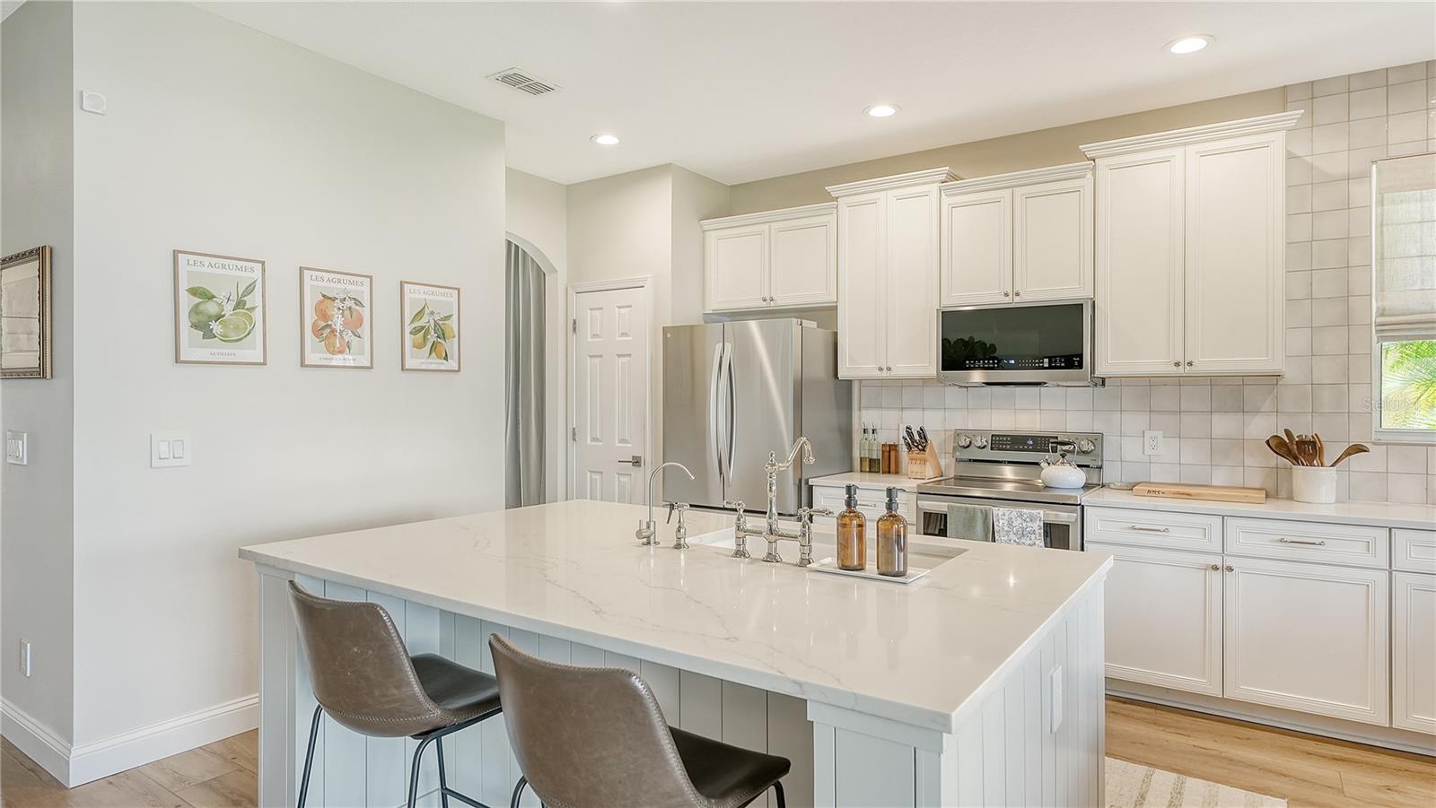 5011 60TH DR E, BRADENTON, FL, 34203