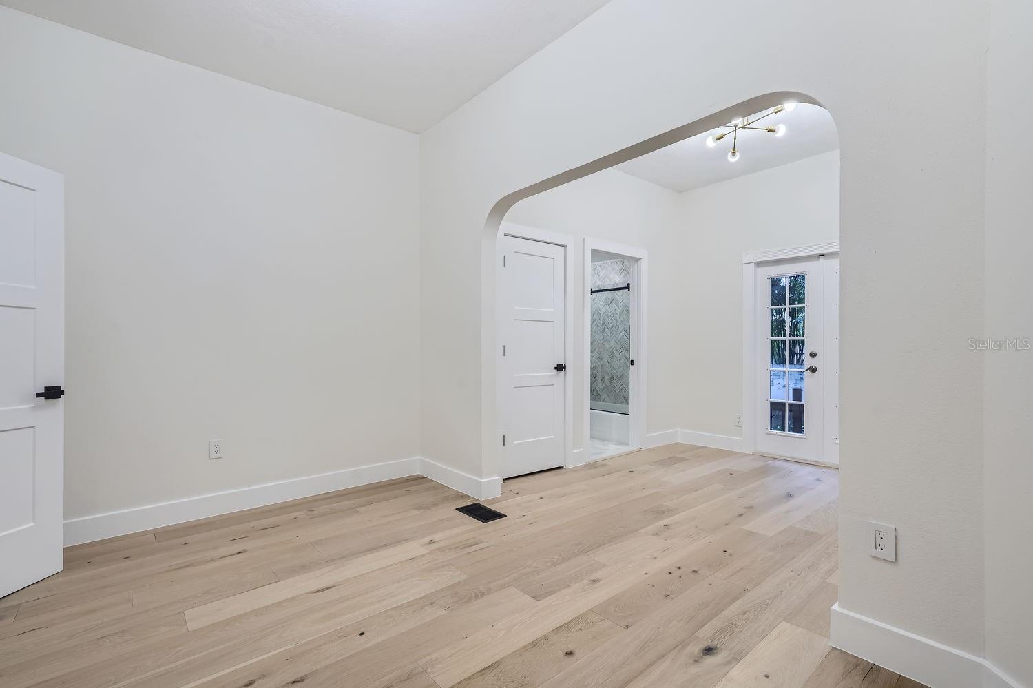 734 S MILLS AVE, ORLANDO, FL, 32801