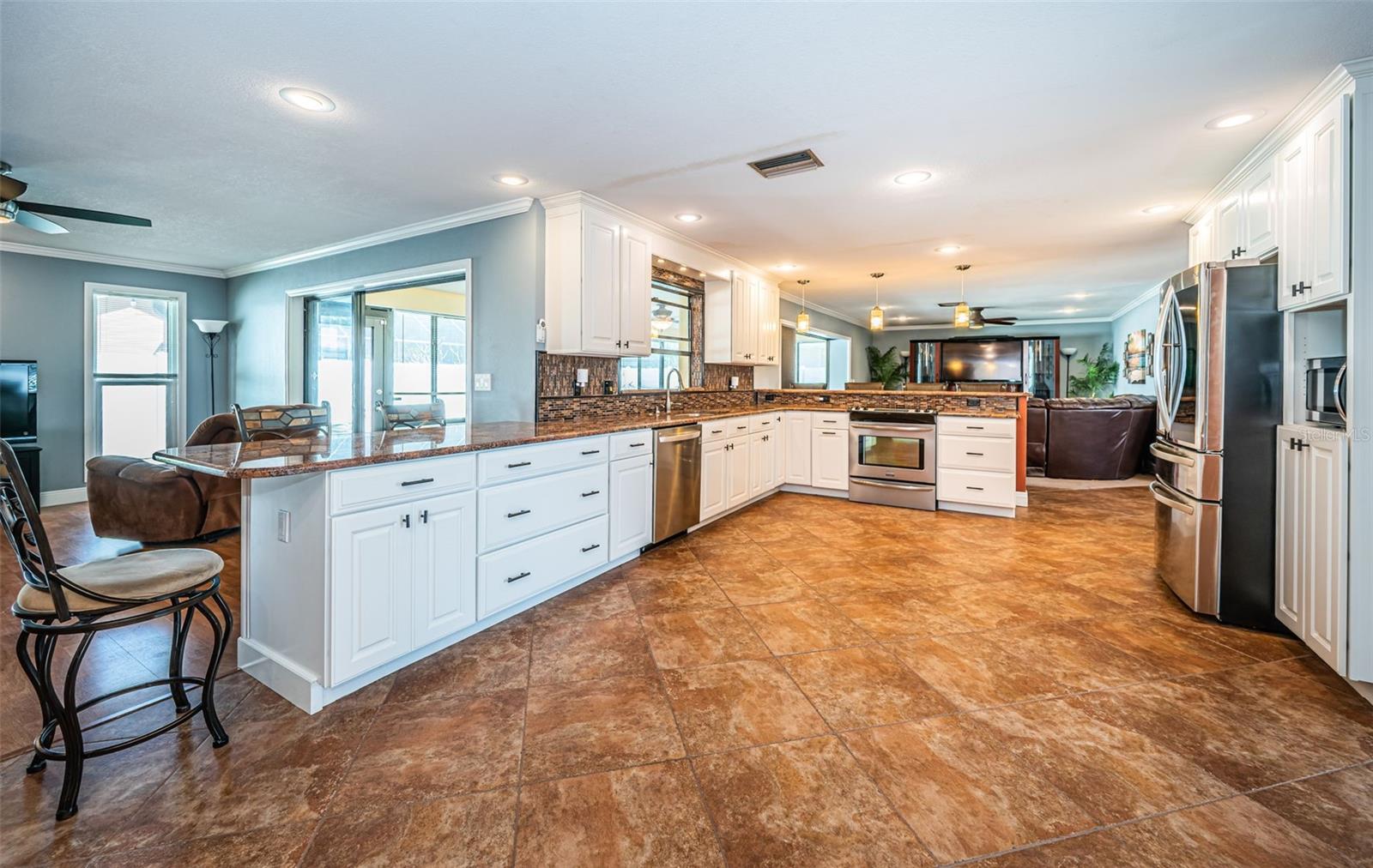 11933 72ND AVE, SEMINOLE, FL, 33772