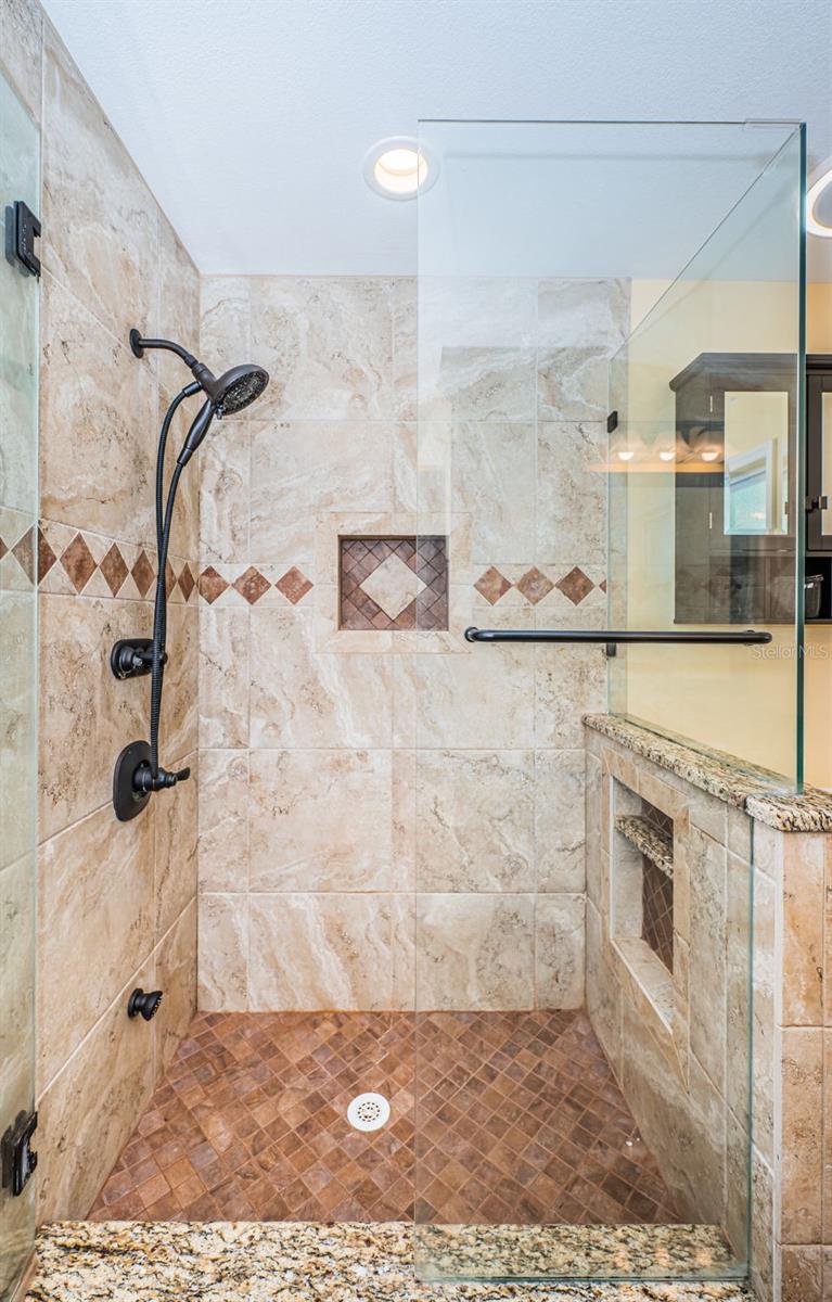 11933 72ND AVE, SEMINOLE, FL, 33772