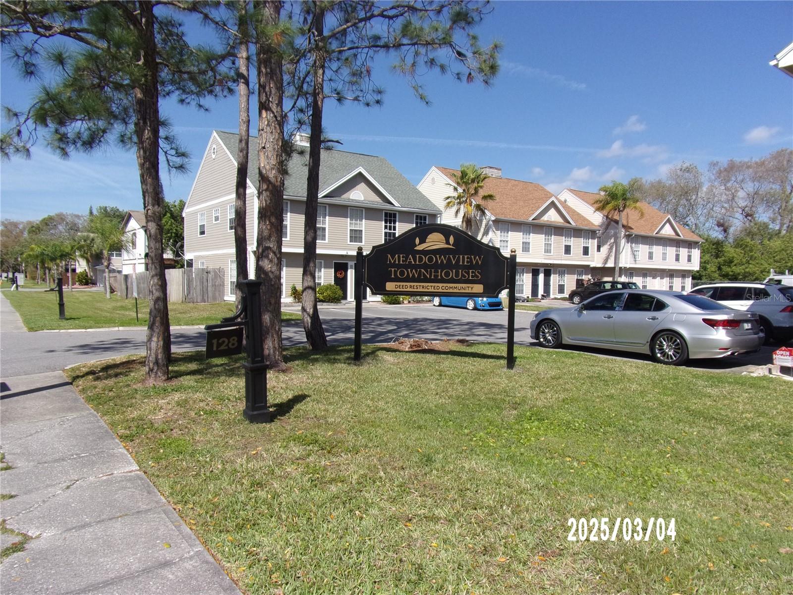132 DOUGLAS RD W #B, OLDSMAR, FL, 34677