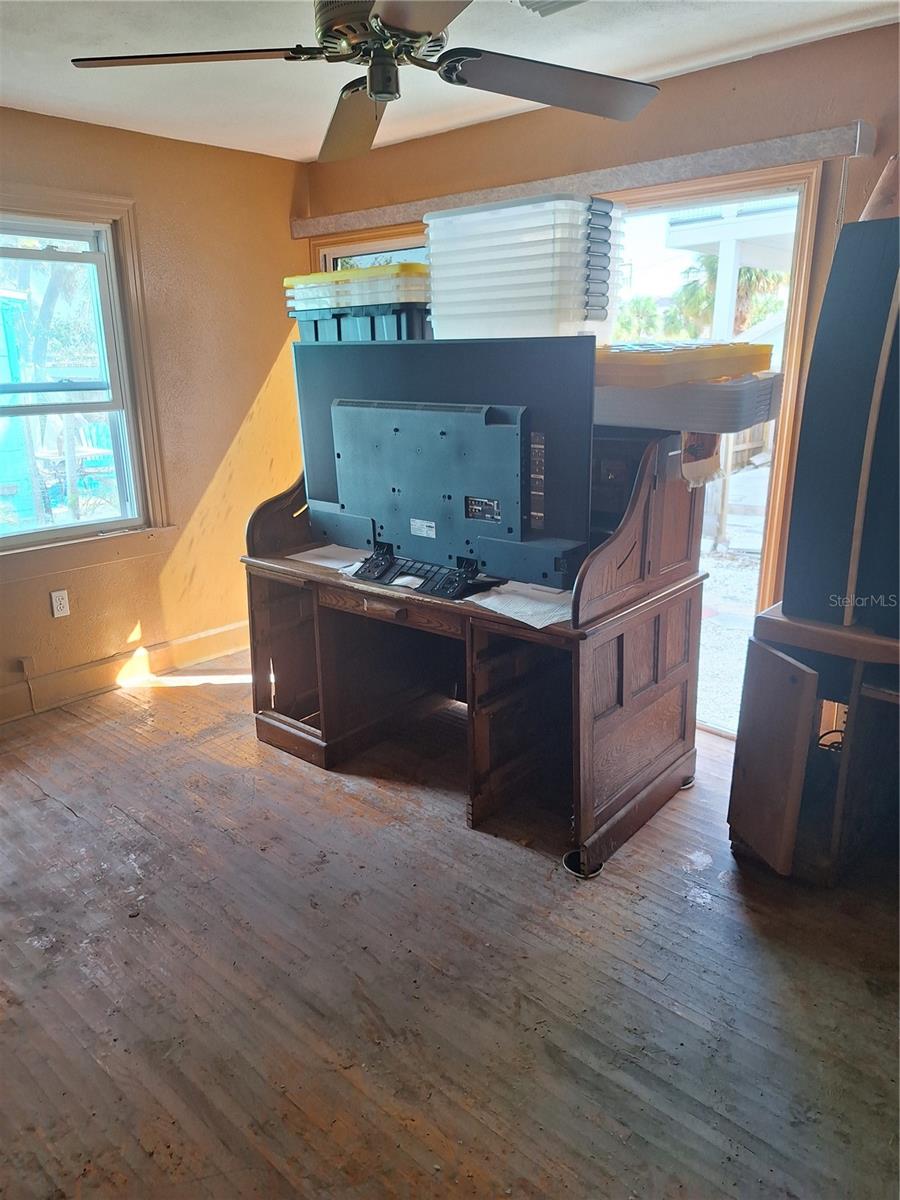 131 92ND AVE, TREASURE ISLAND, FL, 33706