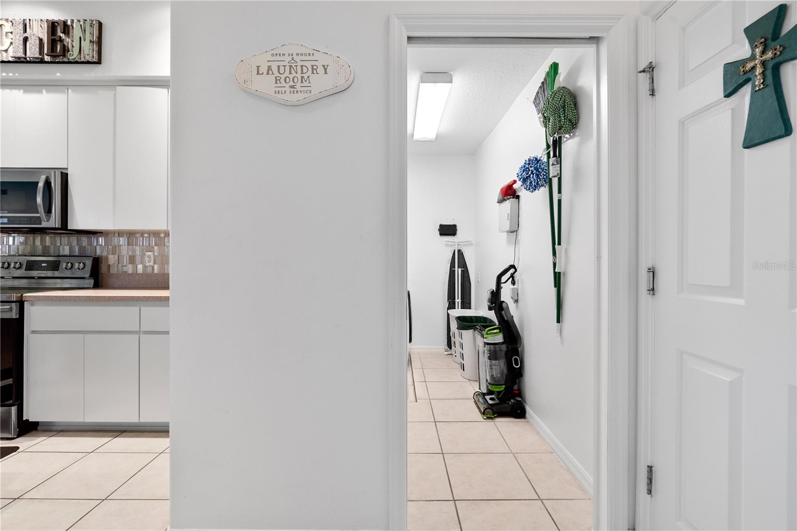 5740 BOUNTY CIR, TAVARES, FL, 32778