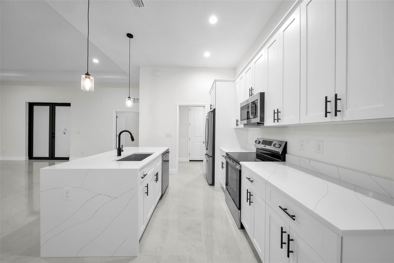 16229 CAPE HORN BLVD, PUNTA GORDA, FL, 33955