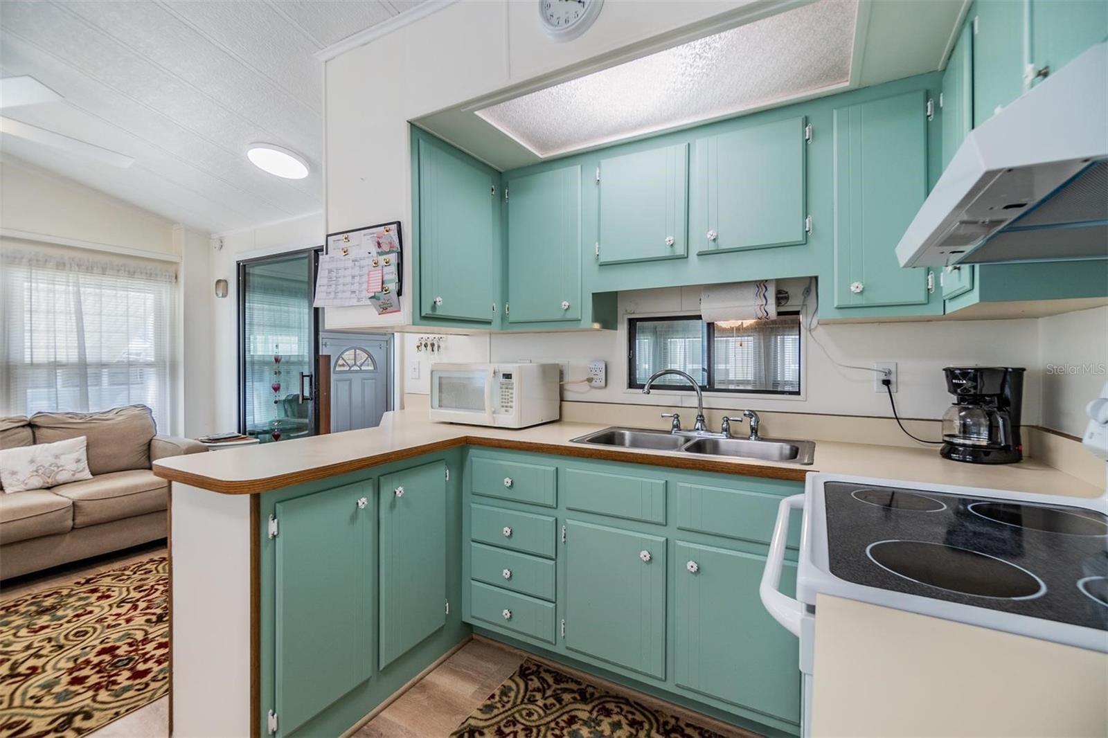 39301 MAHER DR, ZEPHYRHILLS, FL, 33542