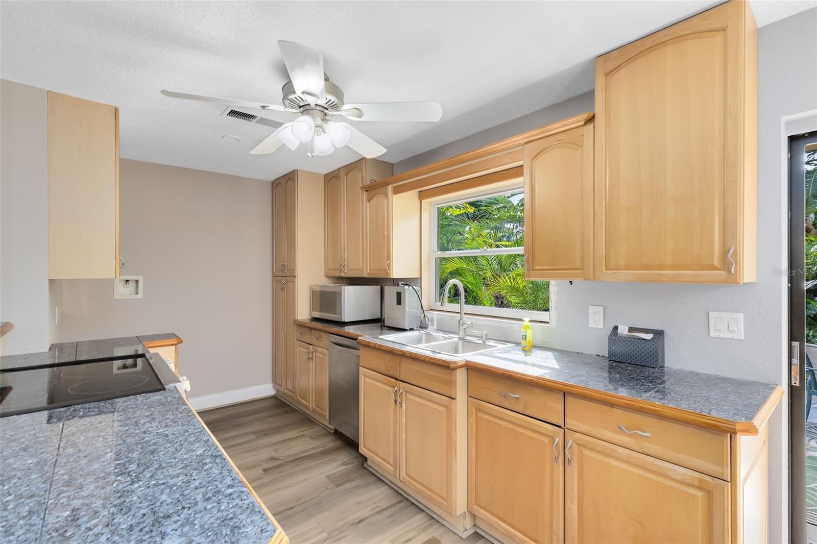 180 N LAKEWOOD CIR, MAITLAND, FL, 32751