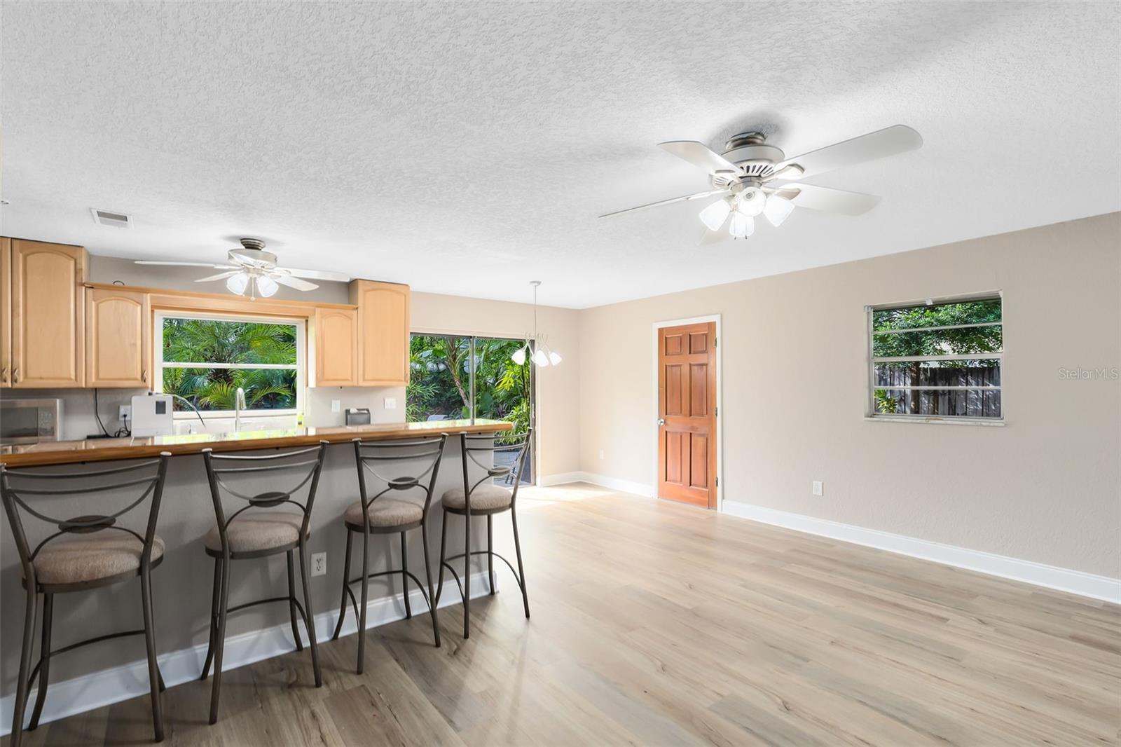 180 N LAKEWOOD CIR, MAITLAND, FL, 32751