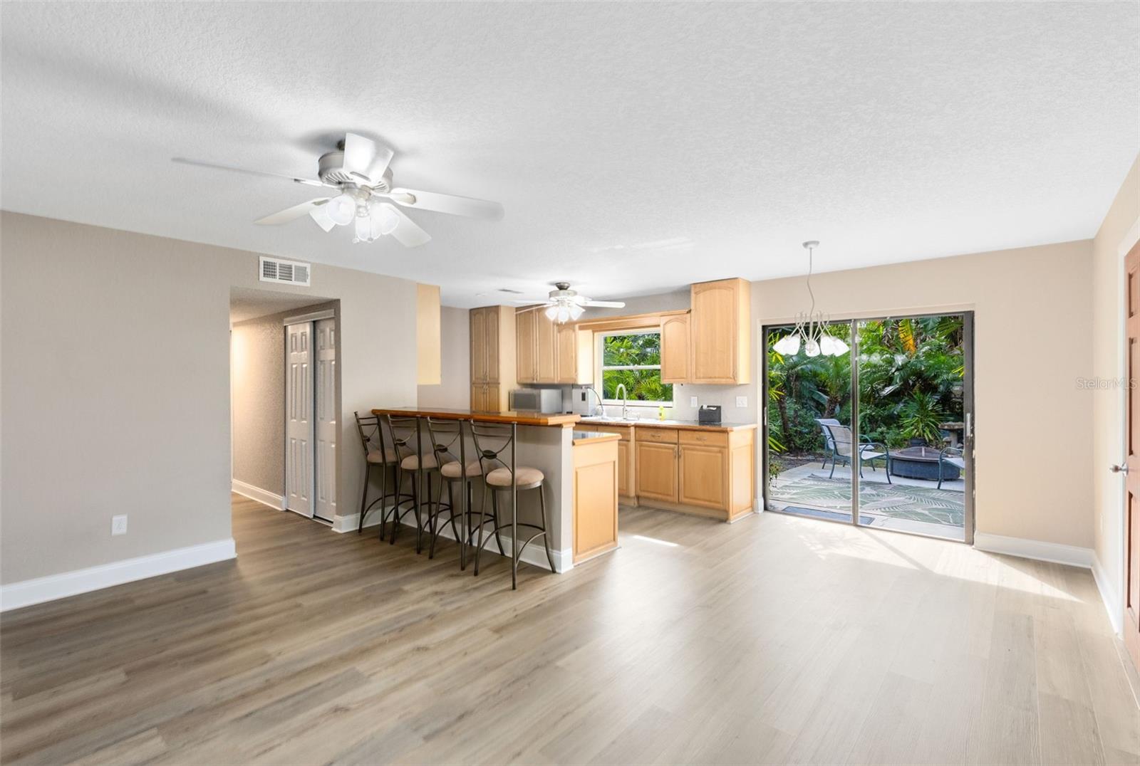 180 N LAKEWOOD CIR, MAITLAND, FL, 32751