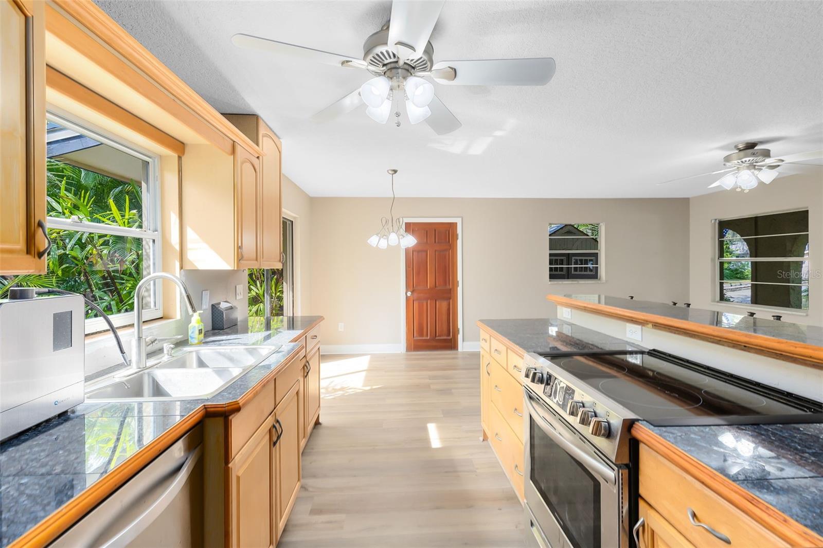 180 N LAKEWOOD CIR, MAITLAND, FL, 32751