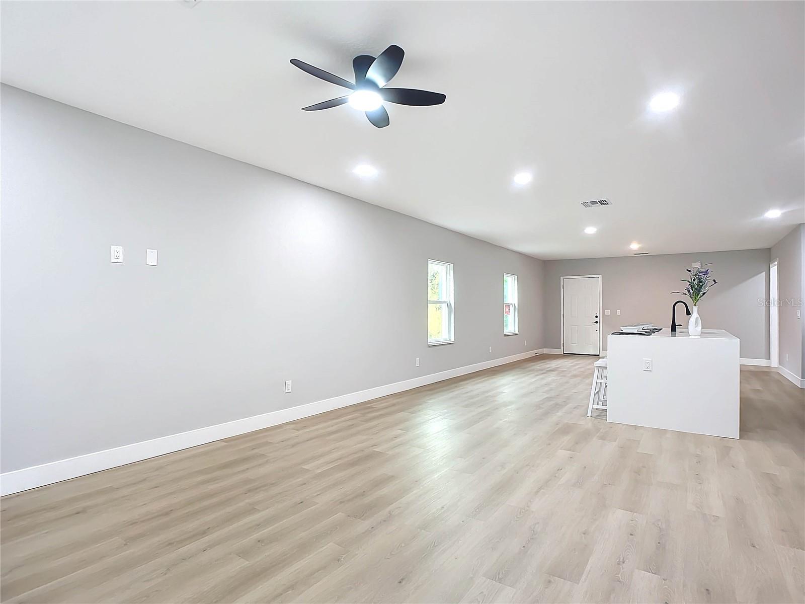 135 S CHANDLER AVE, DELAND, FL, 32724