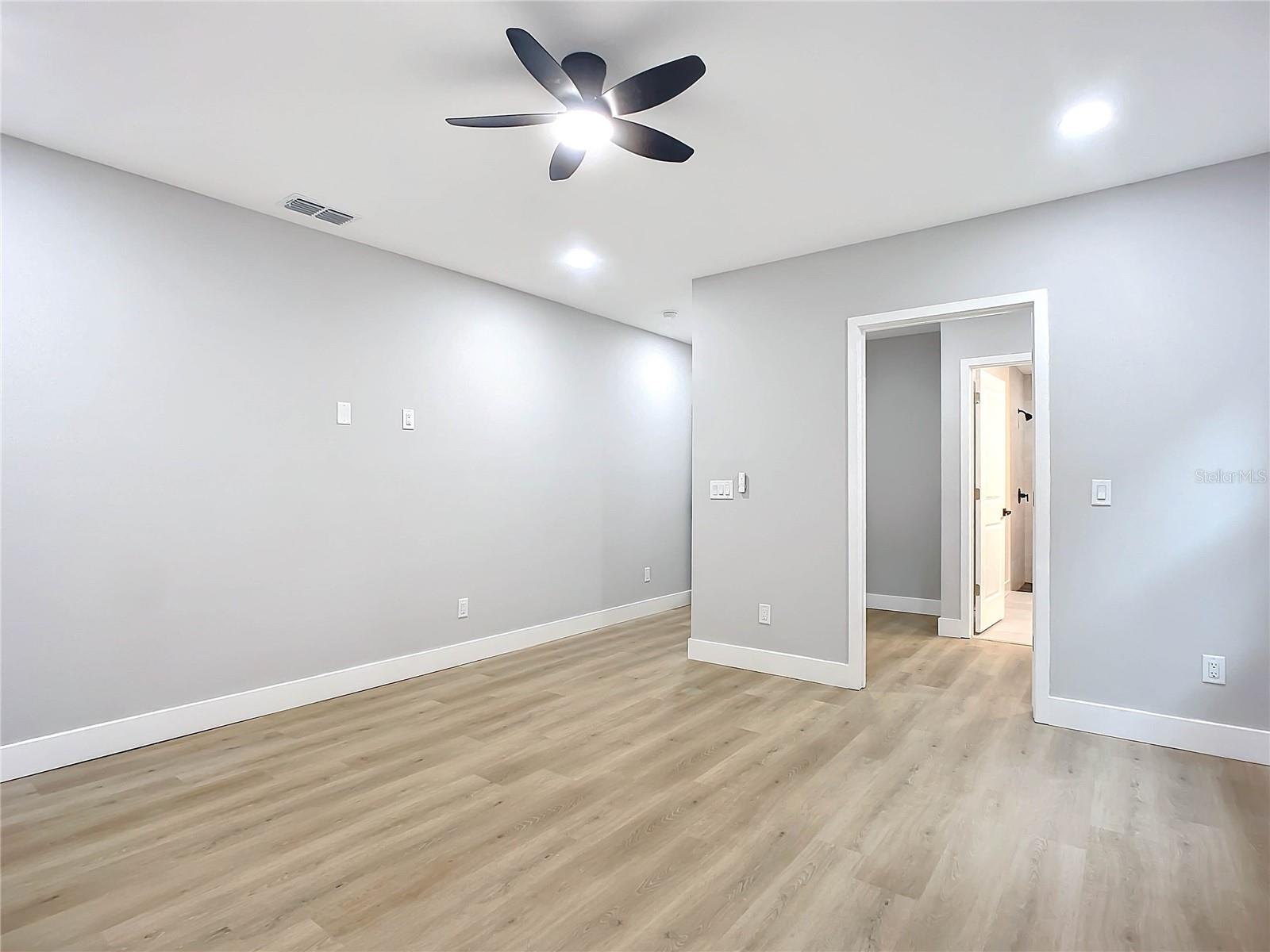 135 S CHANDLER AVE, DELAND, FL, 32724