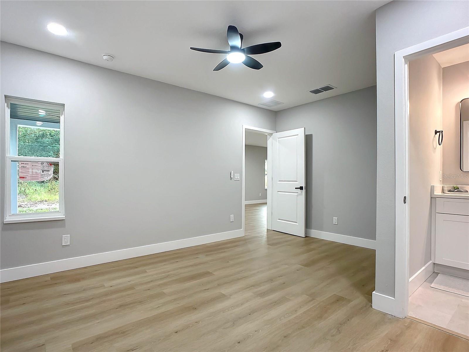 135 S CHANDLER AVE, DELAND, FL, 32724