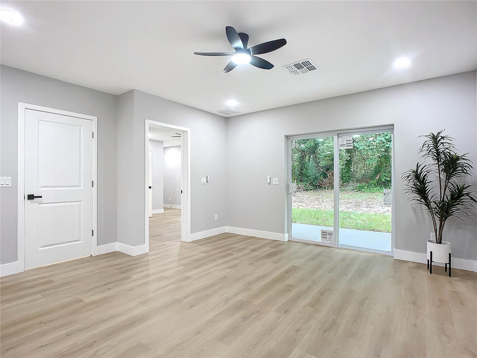 135 S CHANDLER AVE, DELAND, FL, 32724