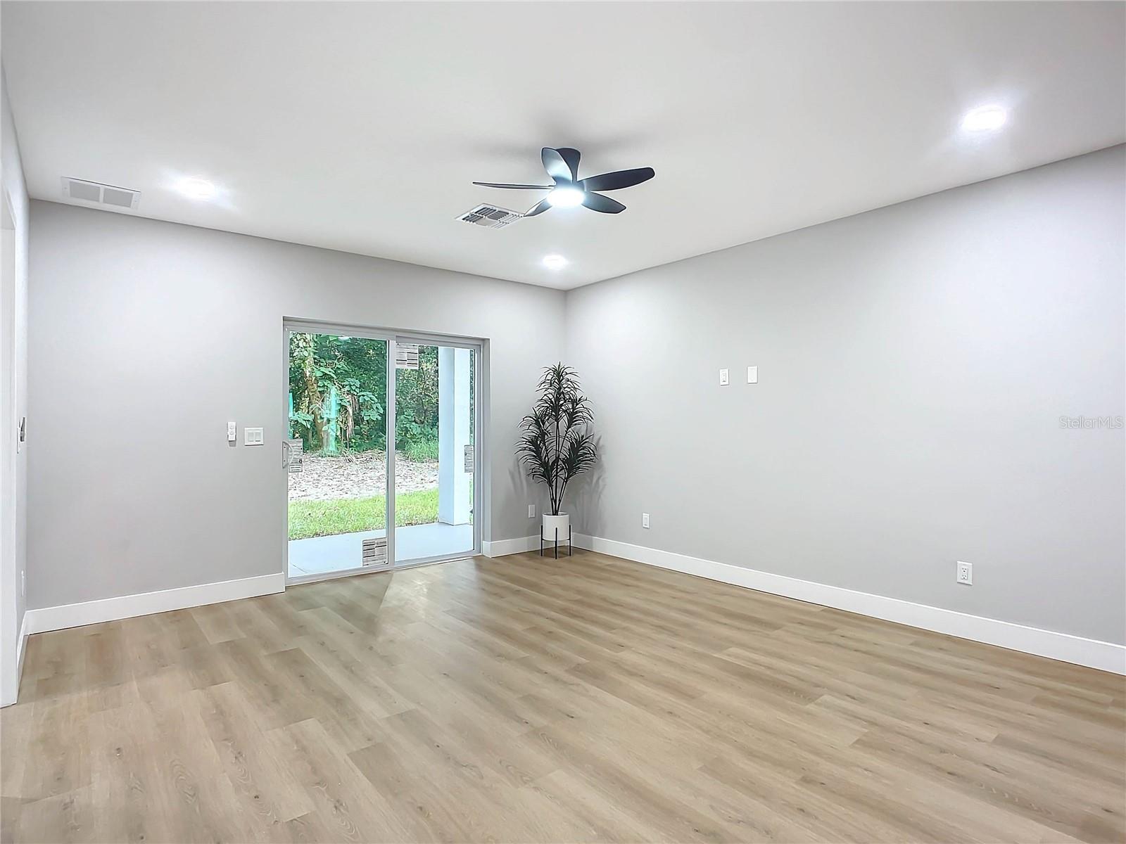 135 S CHANDLER AVE, DELAND, FL, 32724