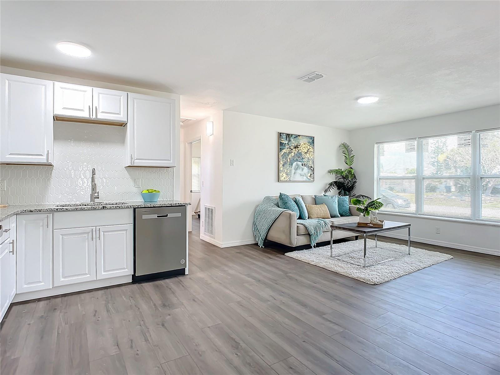 111 LYNNHURST DR, ORMOND BEACH, FL, 32176