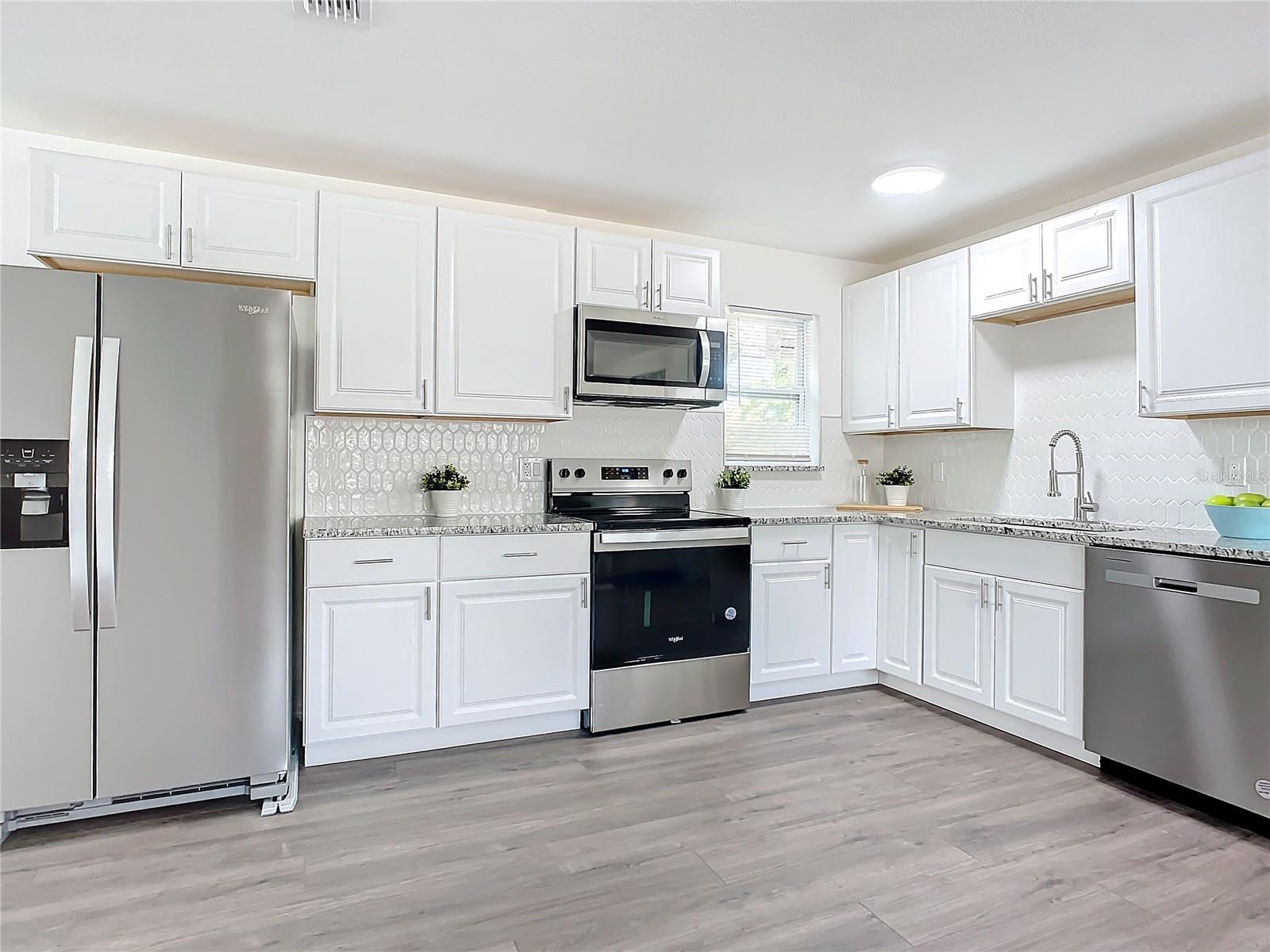 111 LYNNHURST DR, ORMOND BEACH, FL, 32176