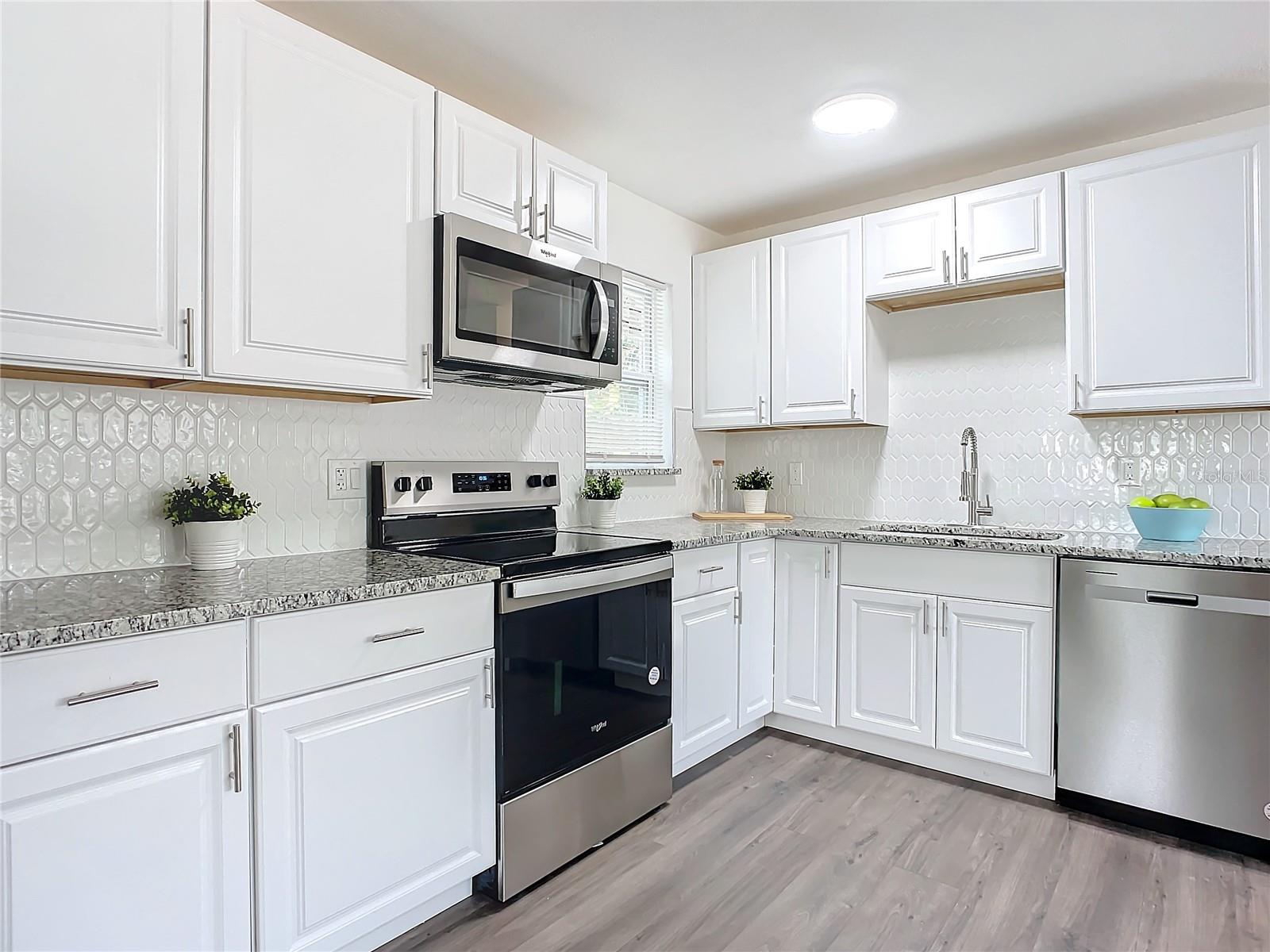 111 LYNNHURST DR, ORMOND BEACH, FL, 32176