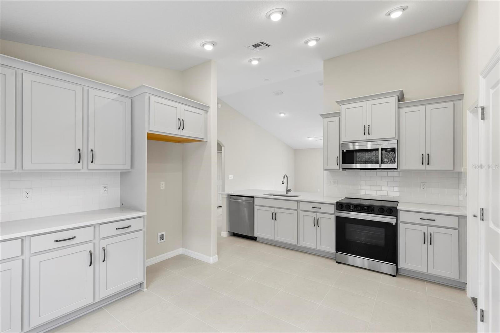 158 PALMWOOD DR, PALM COAST, FL, 32164