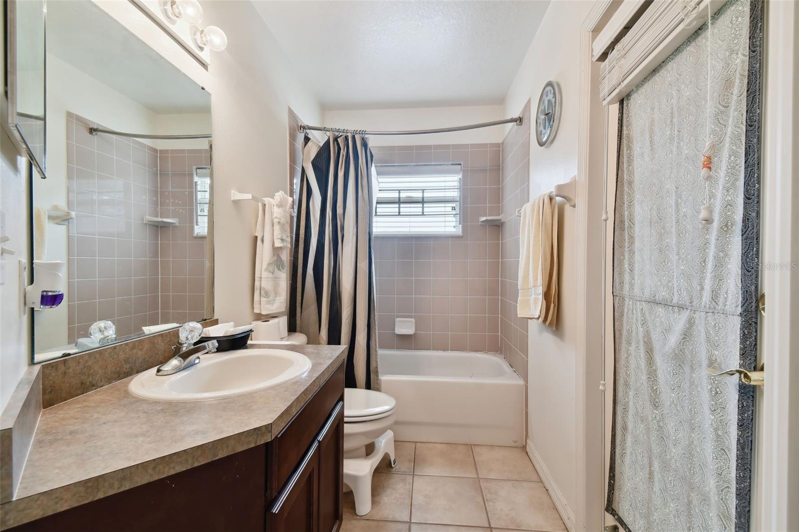 501 9TH ST NE, RUSKIN, FL, 33570