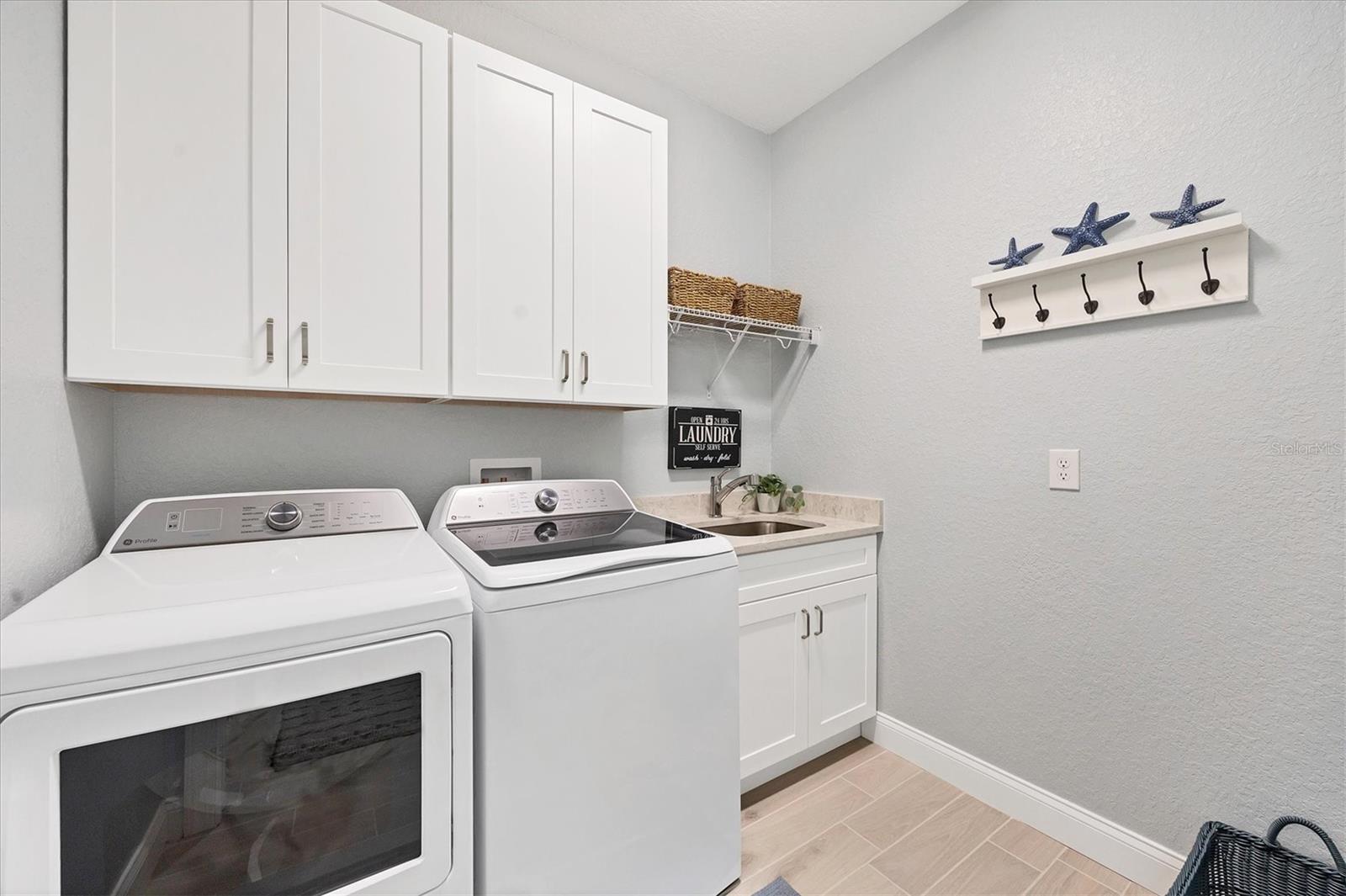 9428 NASTRAND CIR, PORT CHARLOTTE, FL, 33981