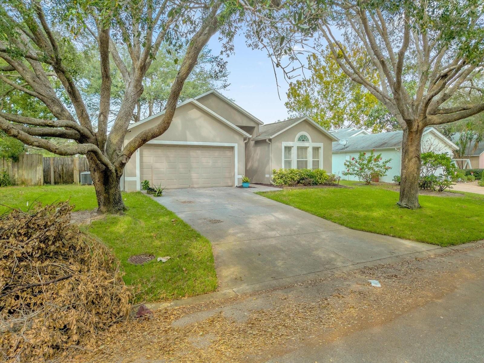 911 VASSAR DR, EUSTIS, FL, 32726